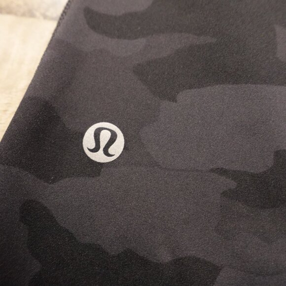 Lululemon Base Pace High-Rise Crop 23" Women’s Size 4 Camo Deep Coal Multi - Picture 10 of 12